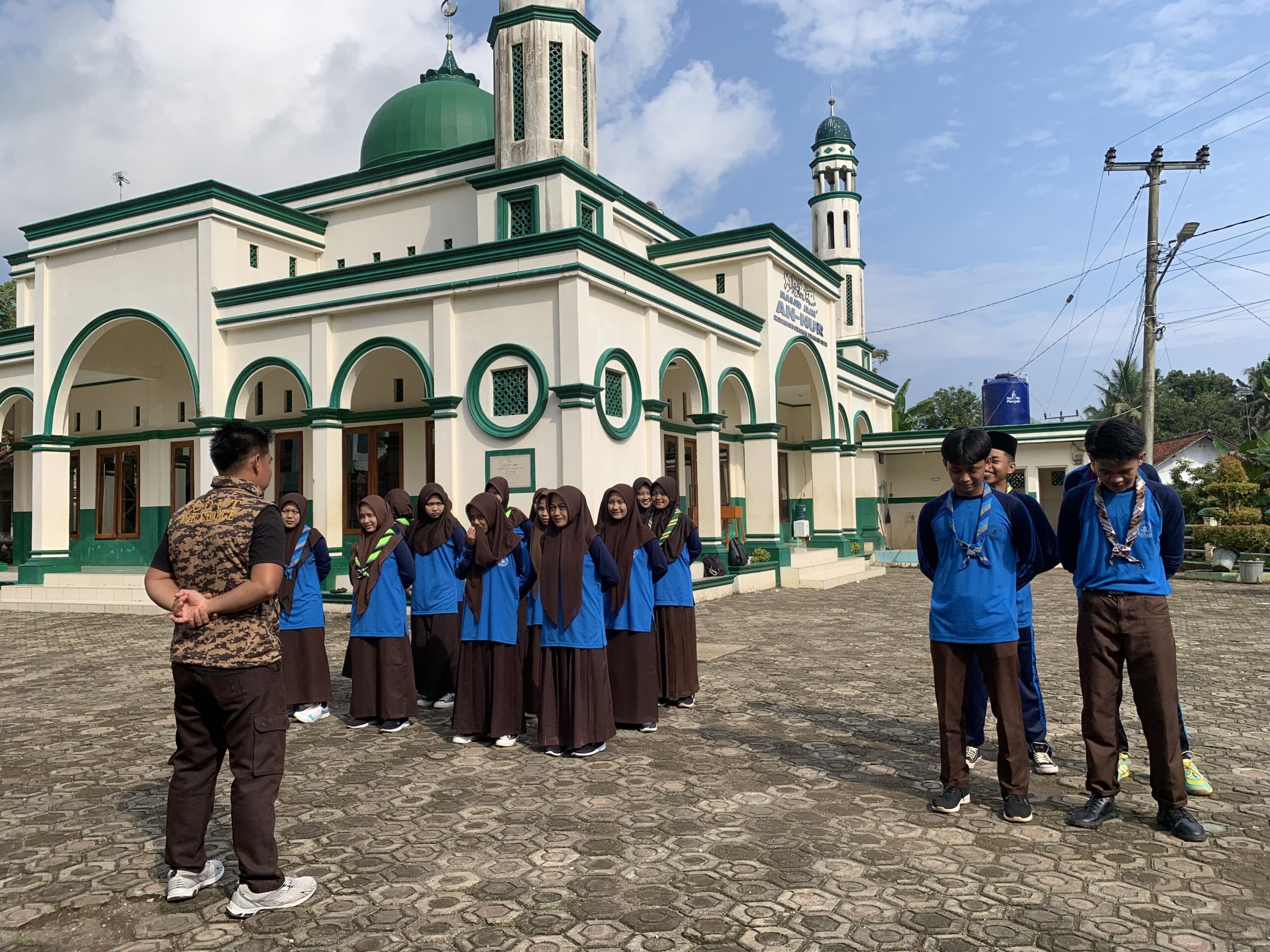 Ambalan Ali Bin Abi Thalib dan Fatimatuzzahra MA Al Falaah Adakan Pelantikan Penegak Laksana