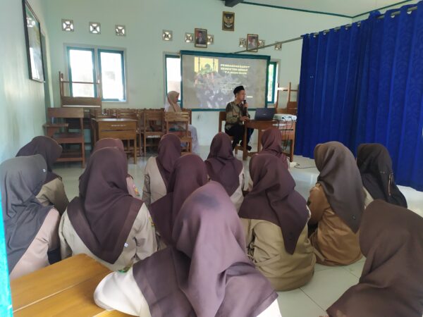 MA Al Falaah Tekankan Pentingnya Akhlak dan Etika dalam Acara Pembagian Rapor Semester Genap MA Al Falaah Tekankan Pentingnya Akhlak dan Etika dalam Acara Pembagian Rapor Semester Genap